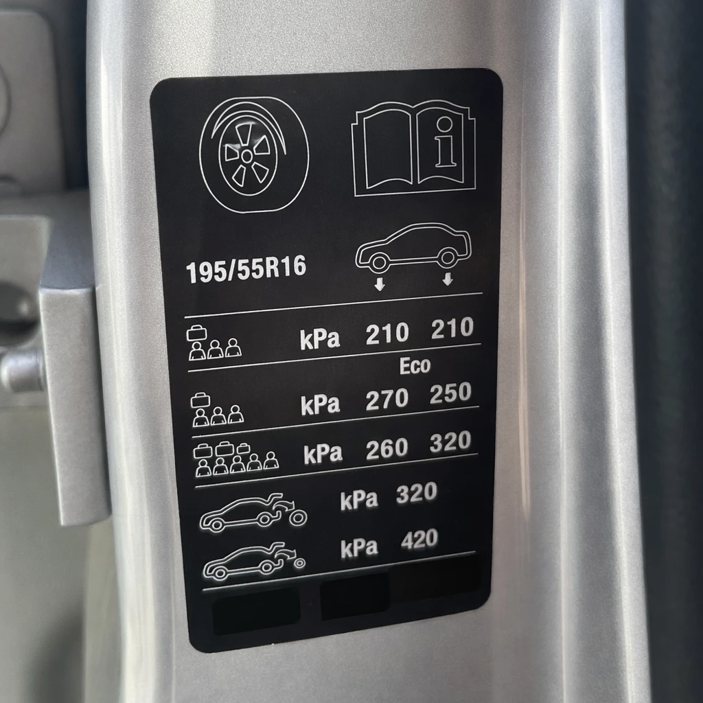 Etichette resistenti all’abrasione: caso automotive